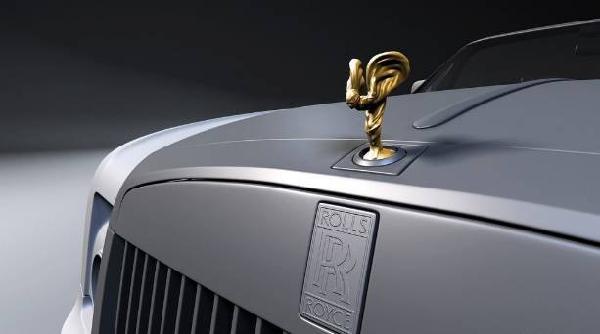 全球十大汽車車標比美！較漂亮的竟是它?。?/> </p> 
  <p>　　五菱宏光</p> 
  <p>　　作為車神，它的車標既不是較奢華也不是較酷炫，但它卻是較低調(diào)！像一只鴻雁展翅高飛，是不是早就寓意著它車神的地位無人可及？</p> 
  <p style=