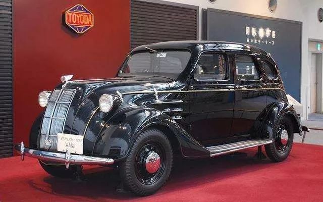 時隔30年豐田再換車標，這新LOGO能晃瞎你！