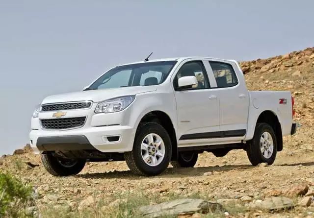 其實(shí)你的車(chē)還能貼另一個(gè)品牌的LOGO