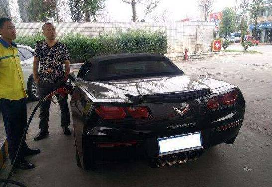 這輛車的車標(biāo)，看起來還是挺酷的，不過。。。