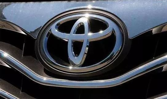 豐田車標(biāo)是怎么演變來(lái)的？一開始不叫TOYOTA
