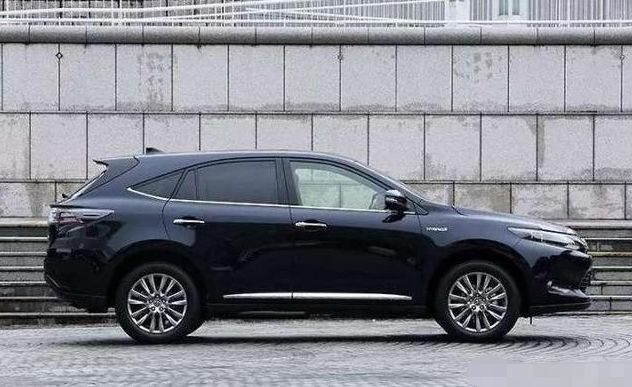 豐田全新漢蘭達(dá)來了！換上新車標(biāo)僅14萬起，網(wǎng)友：太霸氣了