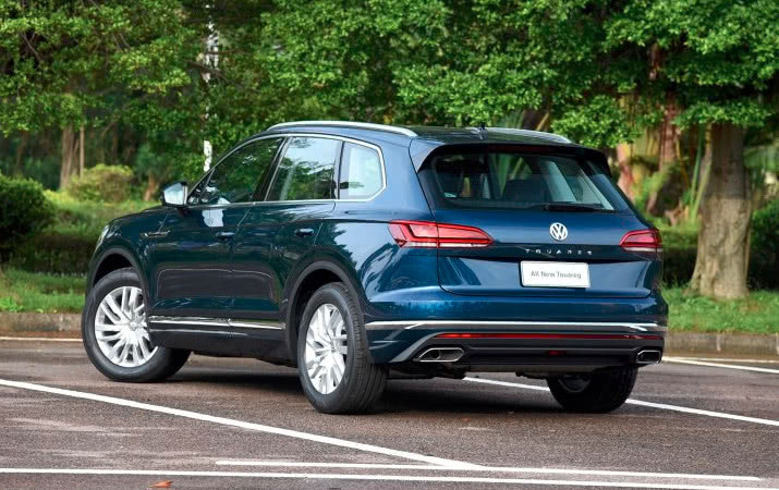 和奧迪Q8保時(shí)捷卡宴一個(gè)媽，因?yàn)橐粋€(gè)車標(biāo)卻便宜40萬(wàn)，超值